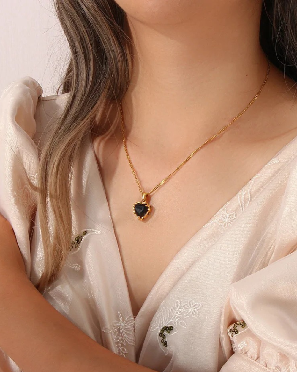 Cameron Black Stone Heart Shaped Pendant Twisted Chain Gold Necklace