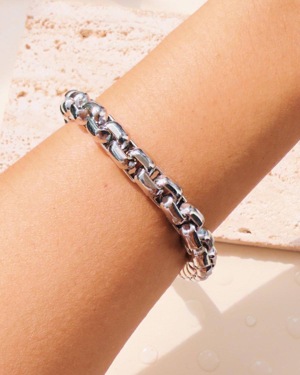 James (Silver) Rounded Box Chain Design Magnetic Lock Bracelet