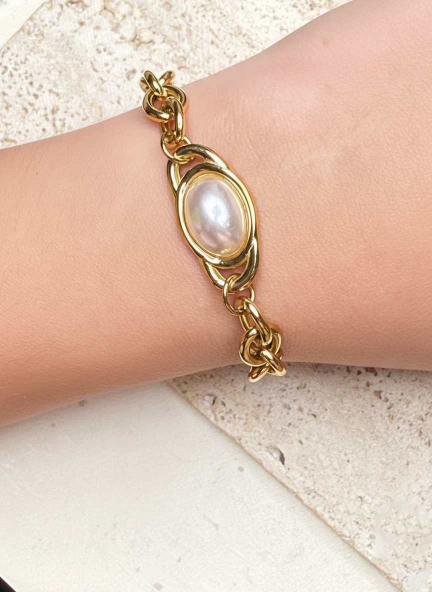 Kellara Shiny Pearl Inlaid Set Thick Round Link Chain Gold Bracelet