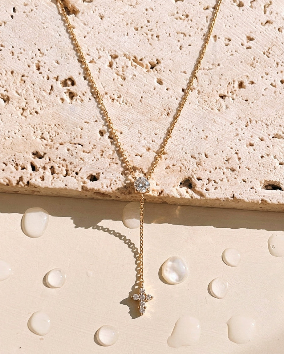 Conchita Round Zircon Pendant Dainty Cross Zircon Drop Pendant Classic Link Chain Gold Necklace