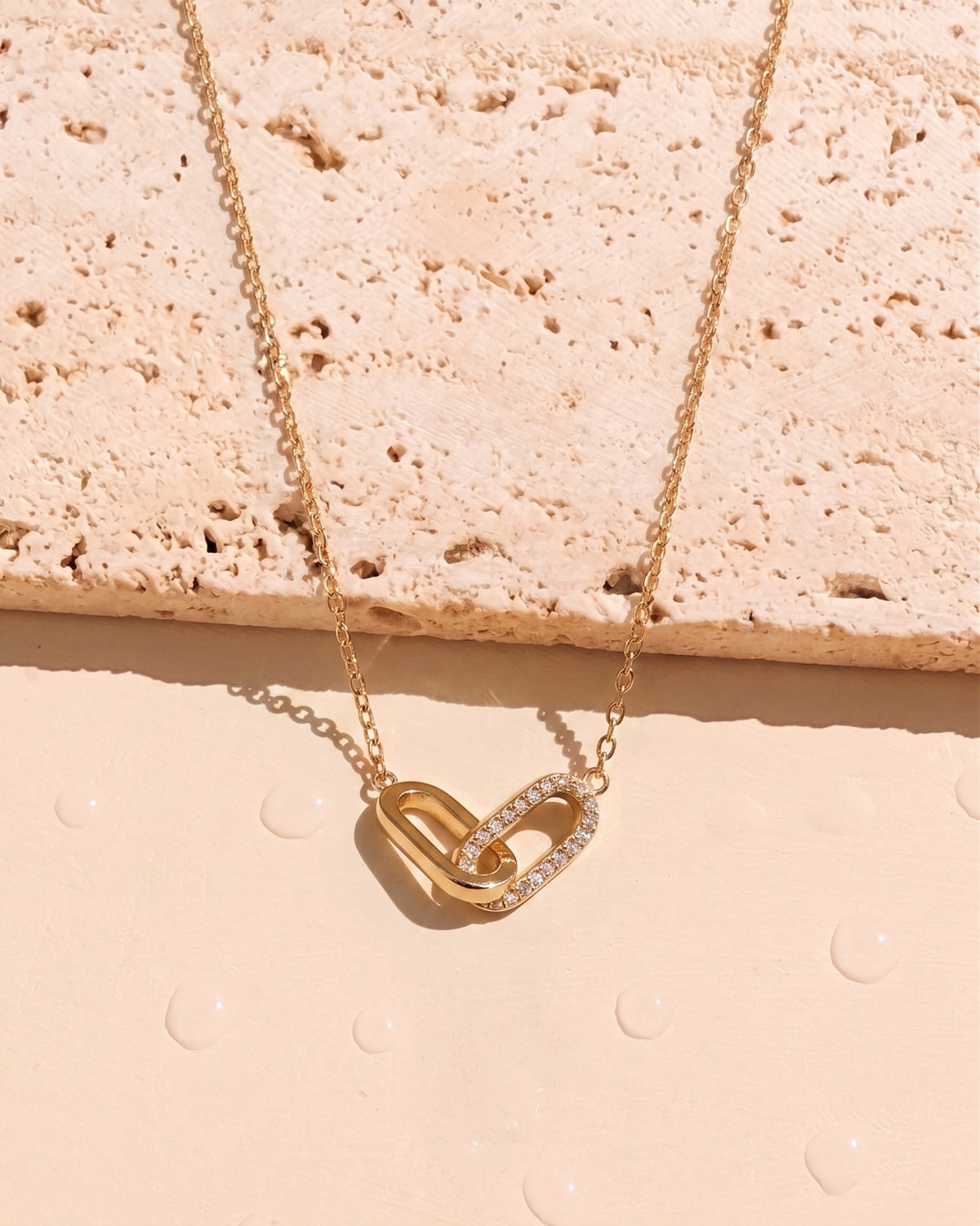 Fendi Dual Oval Shaped Zircon Paved Interlocked Pendant Classic Thin Link Chain Gold Necklace