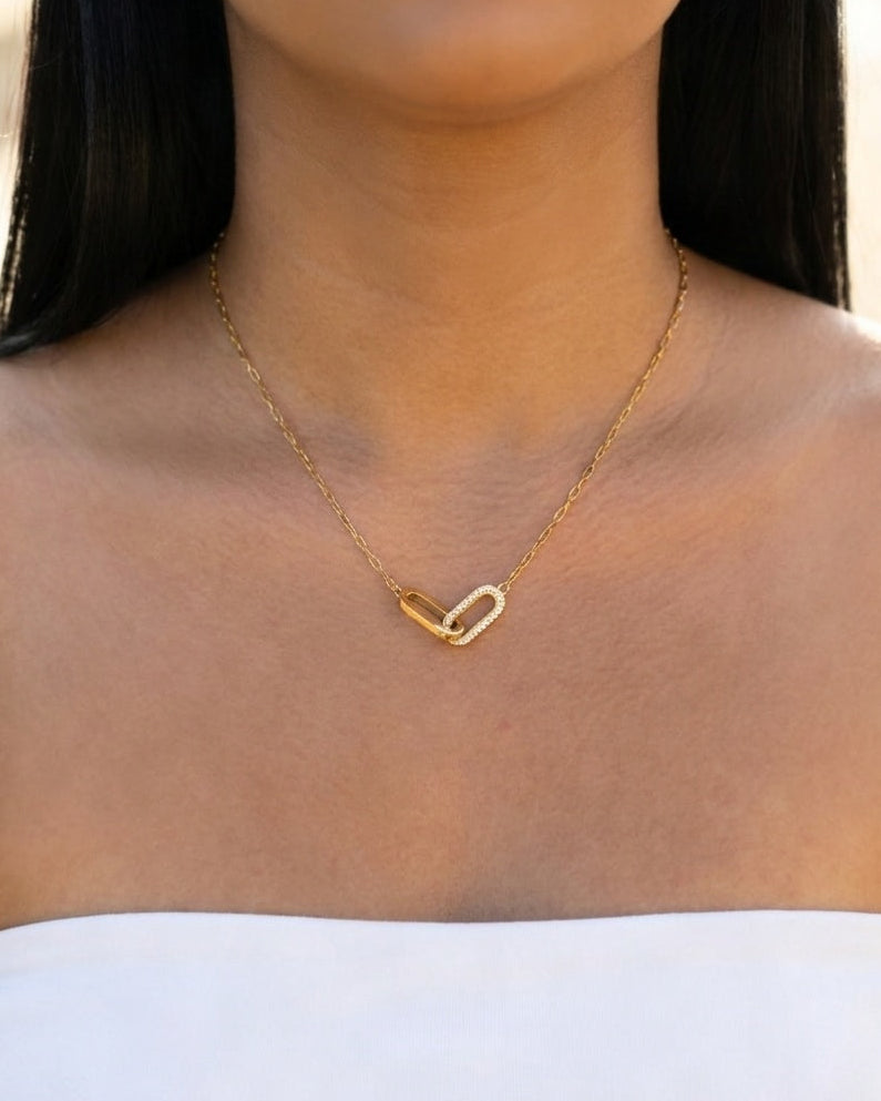 Fendi Dual Oval Shaped Zircon Paved Interlocked Pendant Classic Thin Link Chain Gold Necklace