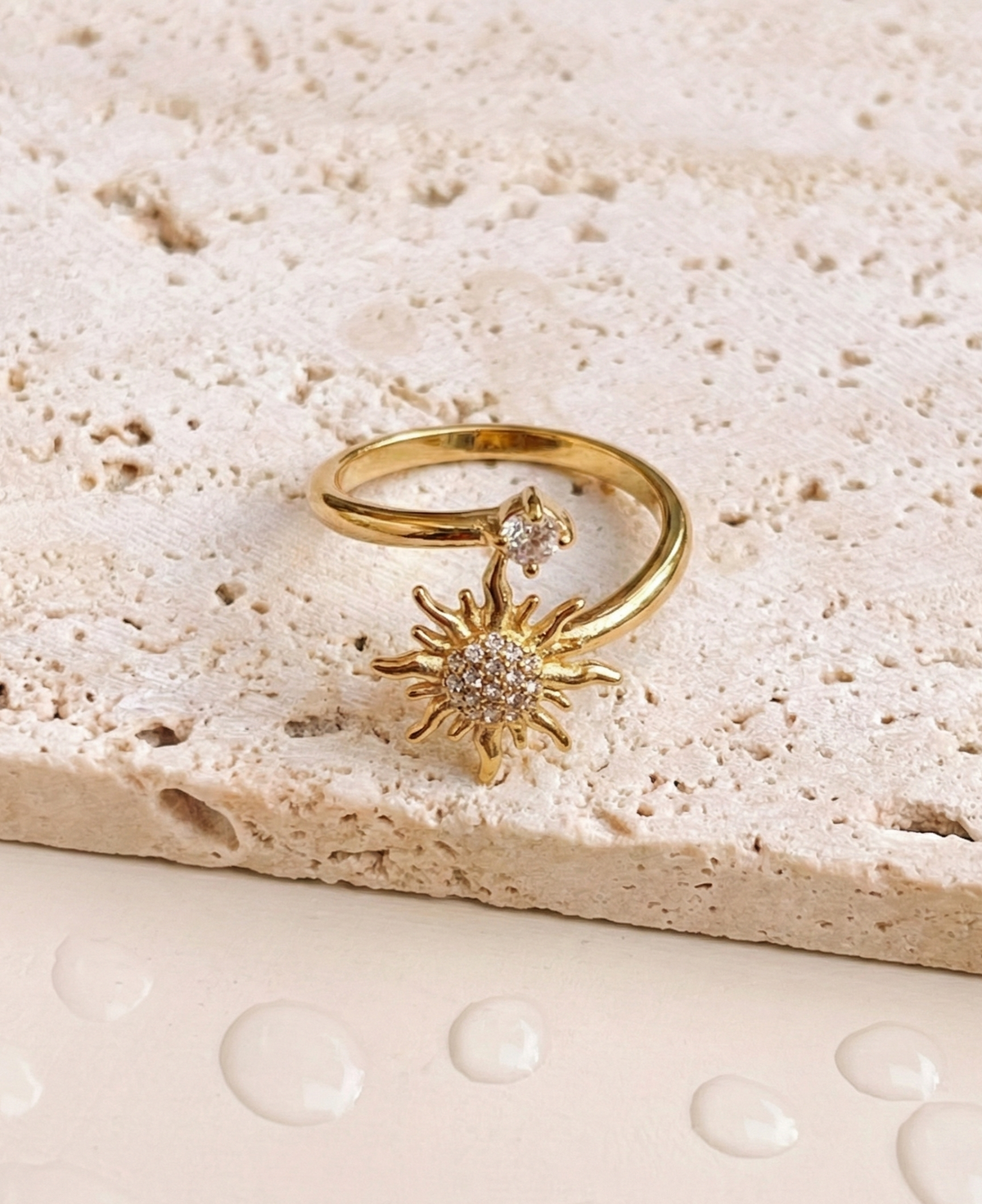 Fynra Zircon Paved Sun Gold Rays Dual Top Head Open Design Gold Ring