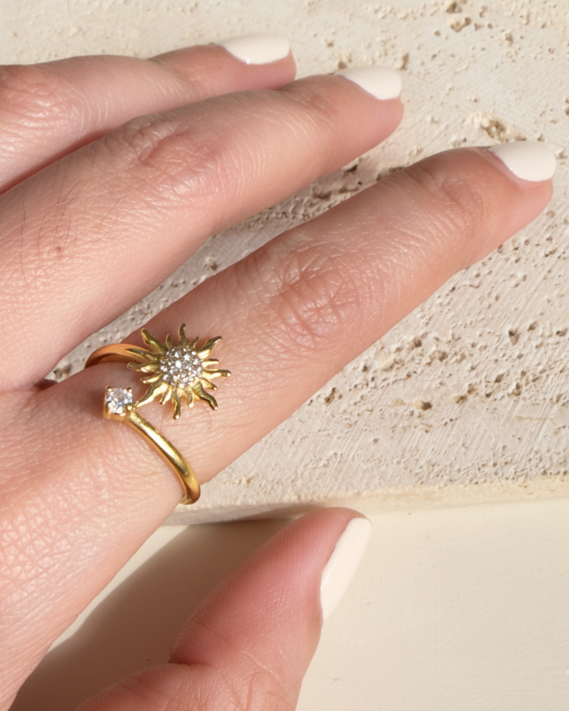 Fynra Zircon Paved Sun Gold Rays Dual Top Head Open Design Gold Ring