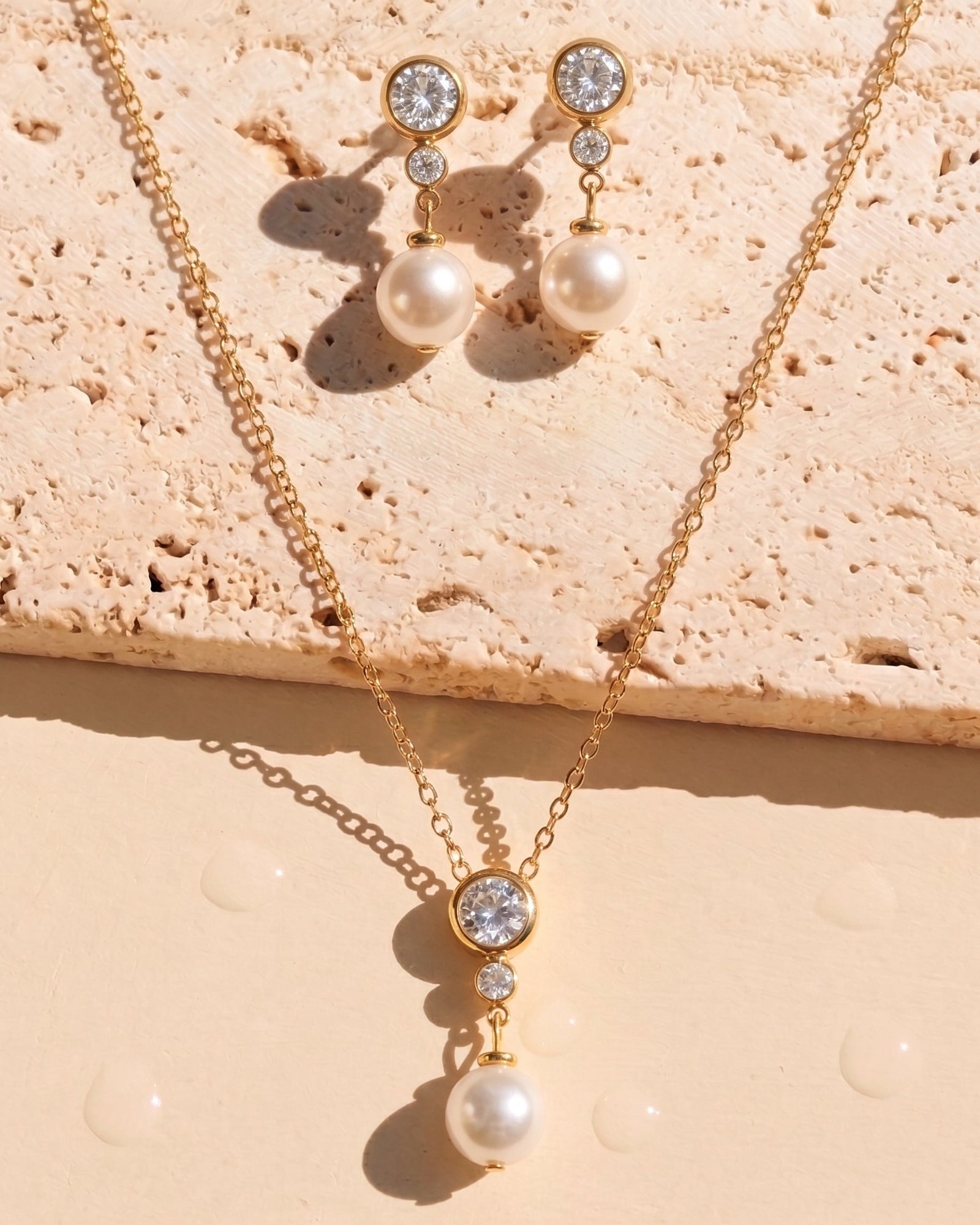 Ginger (Bundle Set) Tassel Design Big Small Round Zircon Bezel Set Pearl Dangle Gold Drop Earrings Tassel Design Big Small Round Zircon Bezel Set Pearl Dangle Pendant Classic Thin Link Chain Gold Necklace
