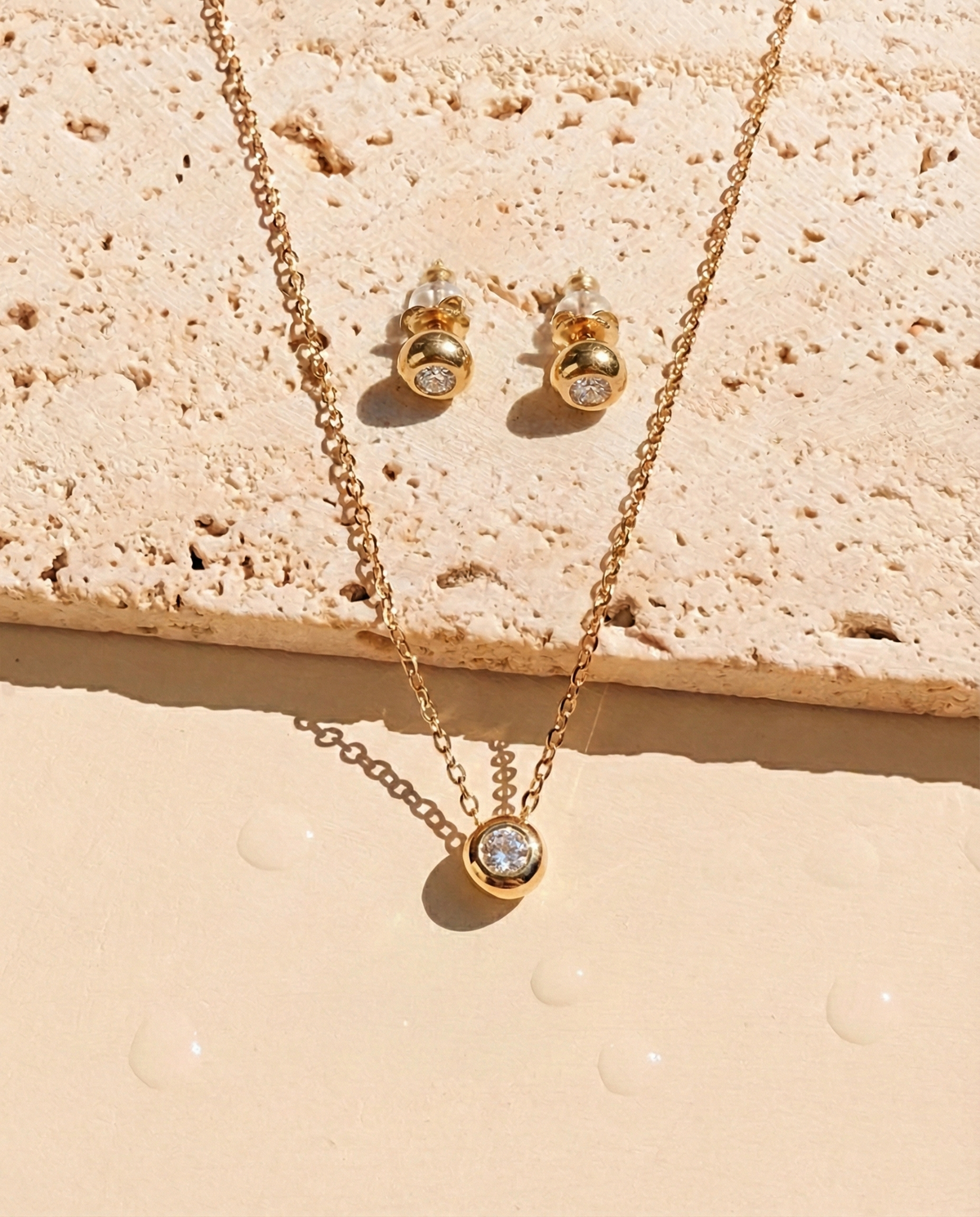 Grinnel (Bundle Set) Round Zircon Thick Bezel Set Gold Stud Earrings Round Zircon Thick Bezel Set  Pendant Classic Thin Link Chain Gold Necklace