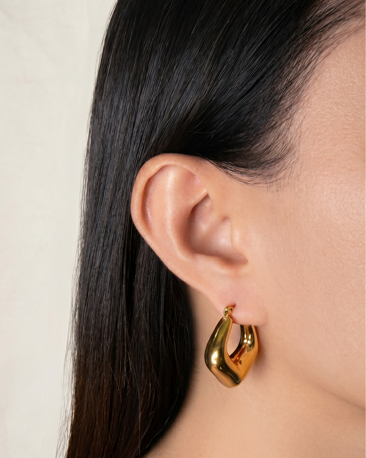 Lily Chunky Hollow Flame Design Gold Hoop Earrings
