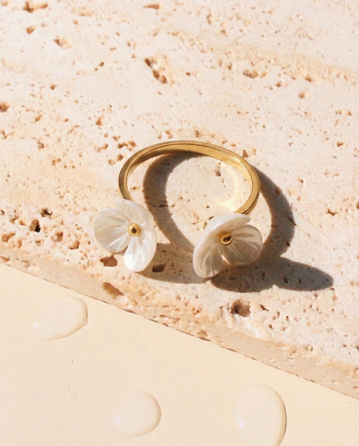 Nerissa Dual Top Head Two White Petal Resin Flower Design Gold Open Ring