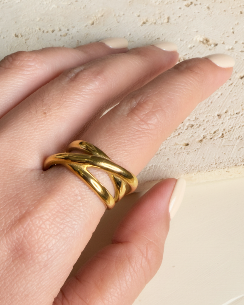 Qorina Layered Design Smooth Thick Linear Intertwined Design Open Ring