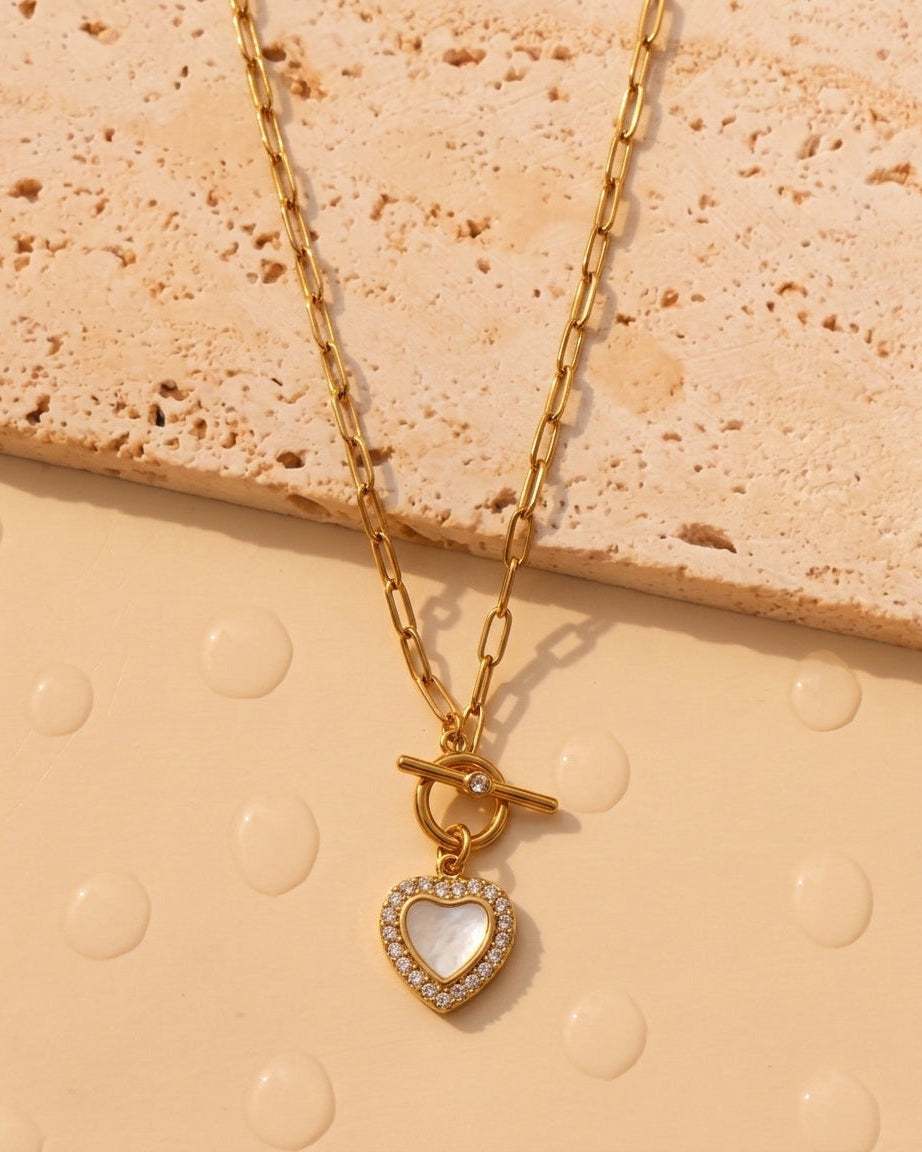 Sacha Zircon Paved Frame Shell Stone Heart Shaped Pendant OT Zircon Lock Small Thin Paperclip Chain Gold Necklace