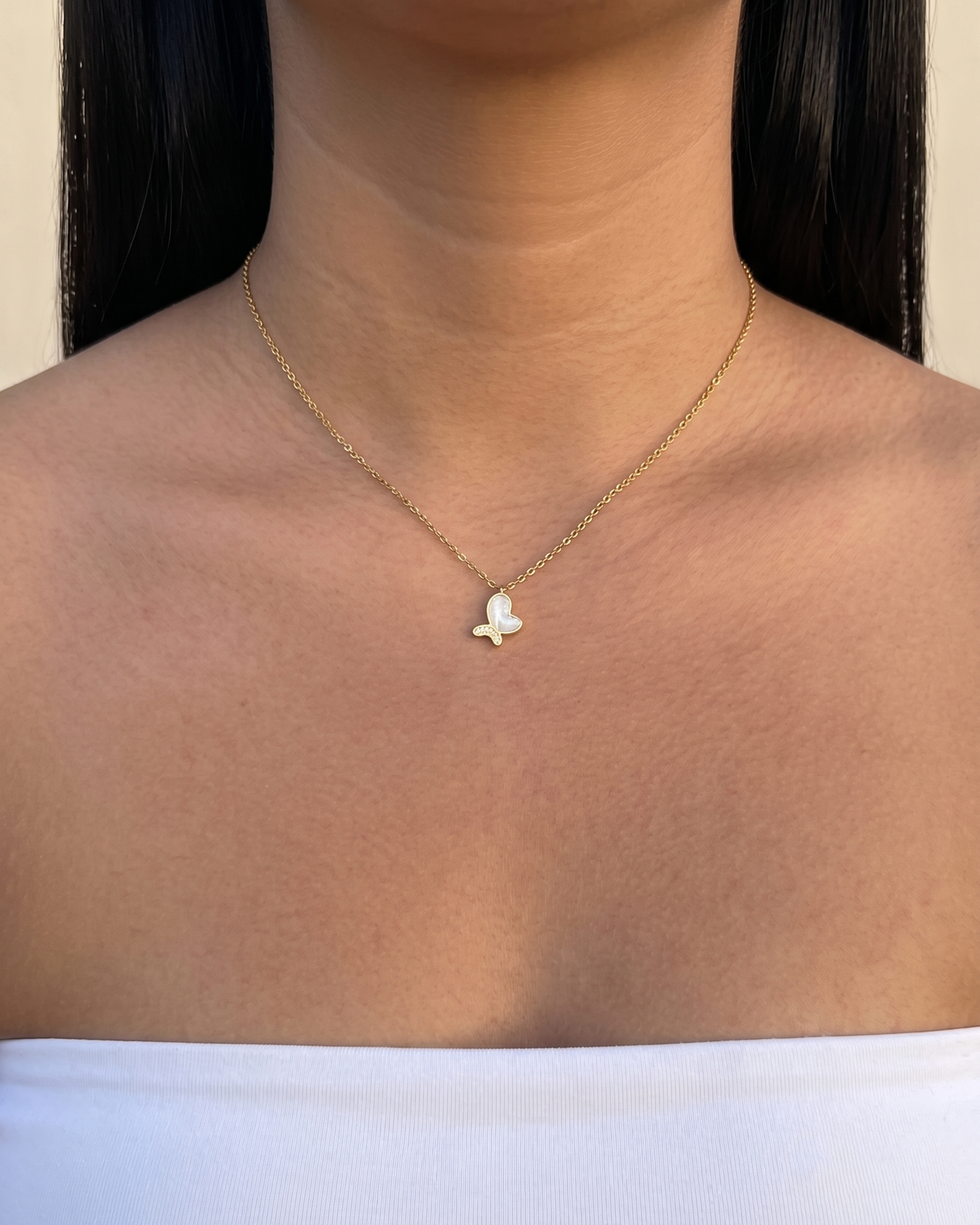 Salma Zircon Tail Shell Stone Whale Shaped PendantClassic Thin Link Chain Gold Necklace