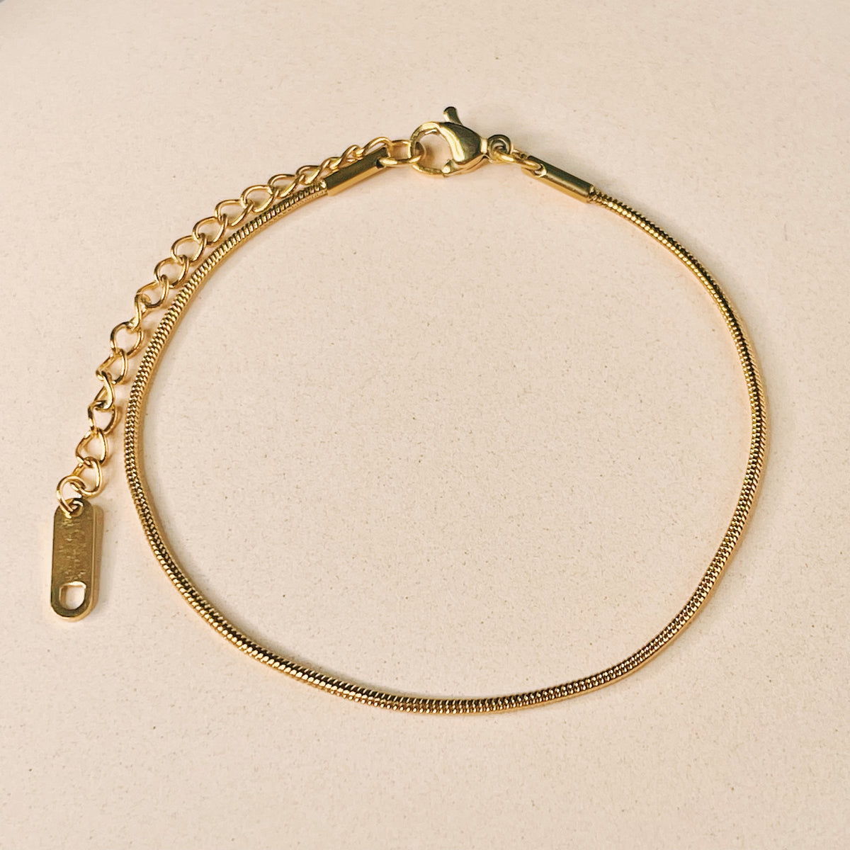 Delilah Classic Thin Cocoon Chain Gold Bracelet