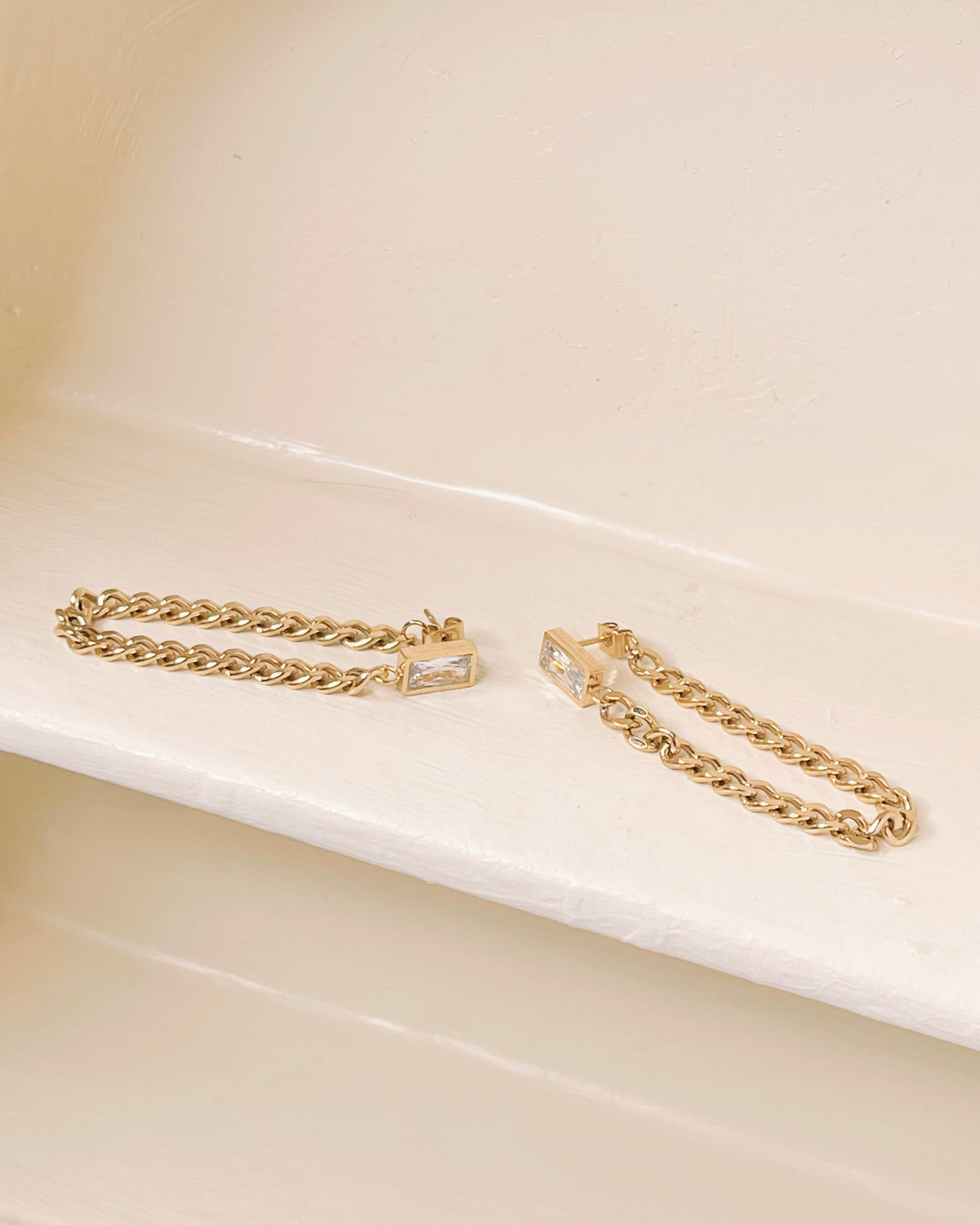 Clara Zircon Rectangle Stud Curb Chain Gold Dangles